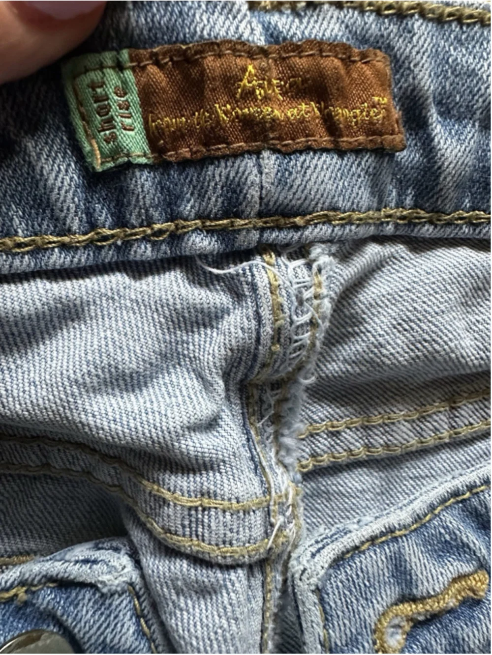 Wrangler Aura Instantly Slimming Jeans Womens 14P Light Wash Straight Leg Denim